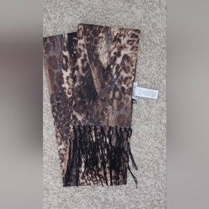 Jennifer Lopez skinny scarf